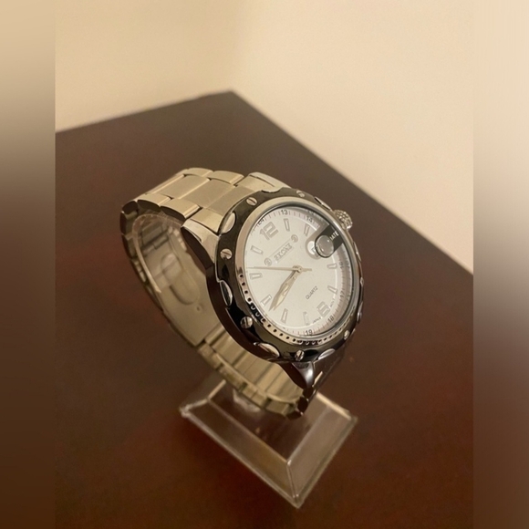 Brand new White face Skone men fashion watch - Picture 3 of 3